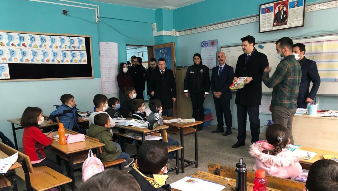 Kaymakamımız Sayın Hasan KURT'un Okul Ziyaretleri